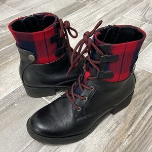 Baretraps Combat Boots Women Size 6.5